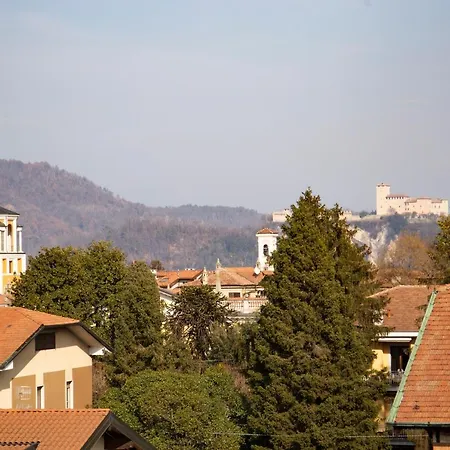 Vista Rocca Di E Angera